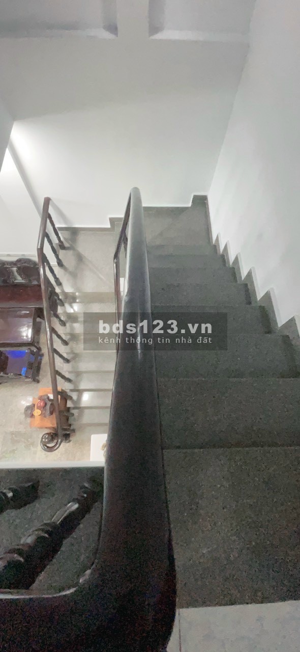 Chú Quân cần bán nhà cấp 4 đang cho thuê 4tr tháng, giá 1 tỷ 550 ở Lê Thị Hà, Tân Xuân. HM