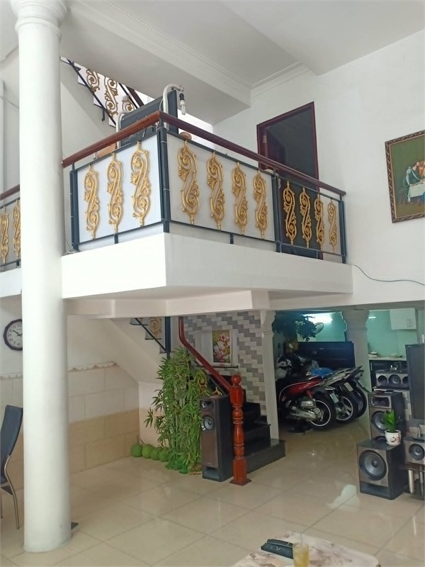 Nhà hẻm nối thông Thoại Ngọc Hầu và Nguyễn Sơn xe tải 7 chỗ ra vào thoải mái