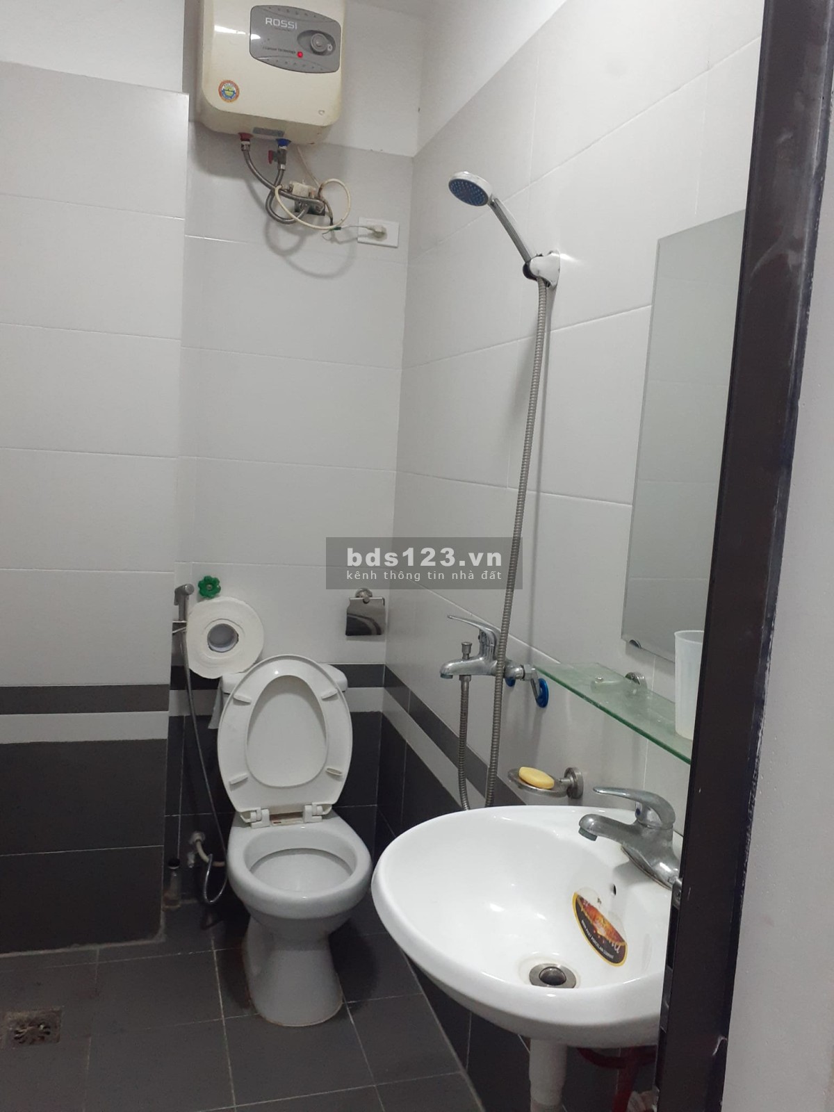 Nhà nguyên căn Yên Nghĩa ngõ ô tô đỗ cửa DT 30m² x 5 tầng, giá bán 2,6 tỷ đồng