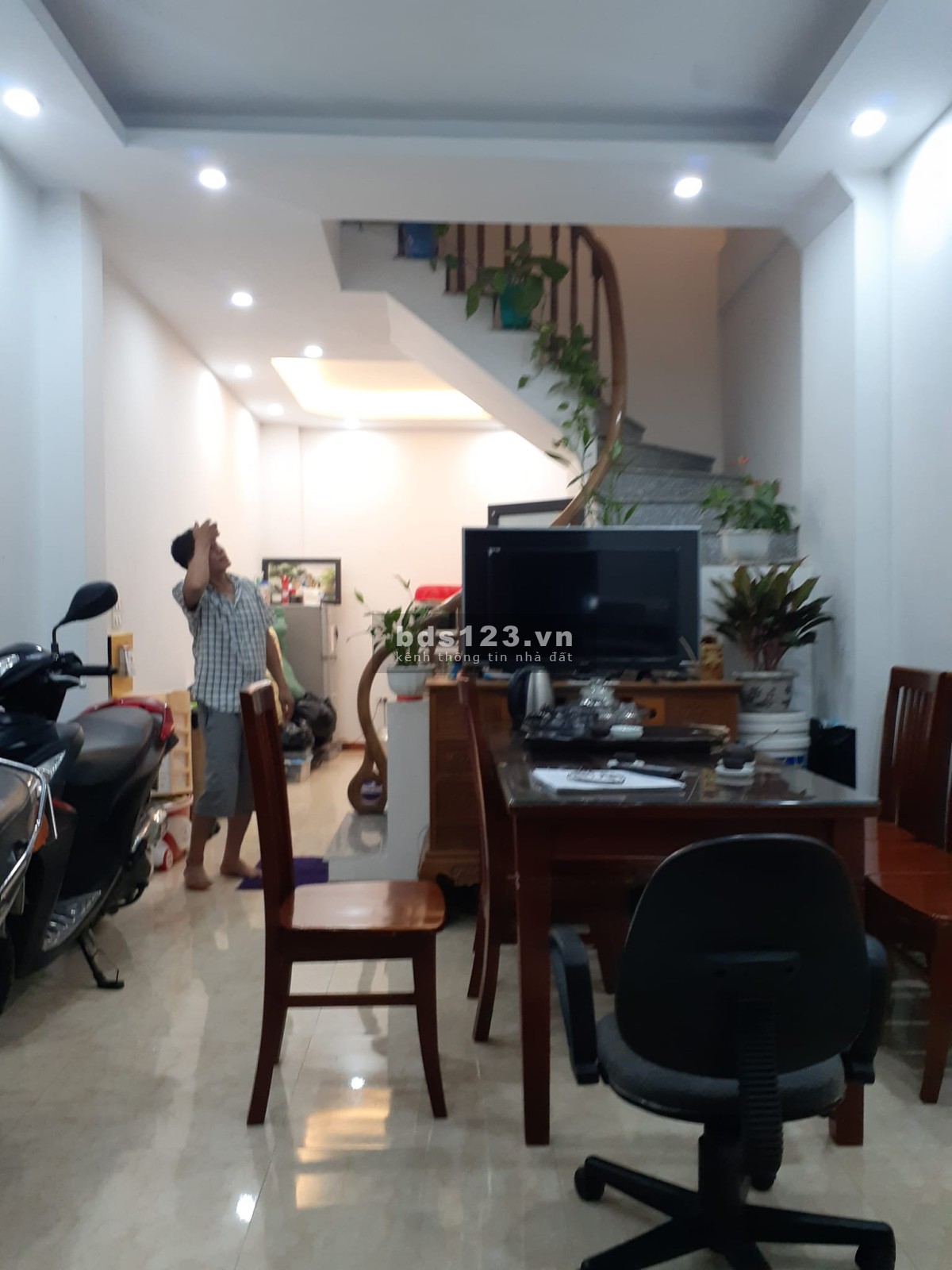 Nhà nguyên căn Yên Nghĩa ngõ ô tô đỗ cửa DT 30m² x 5 tầng, giá bán 2,6 tỷ đồng