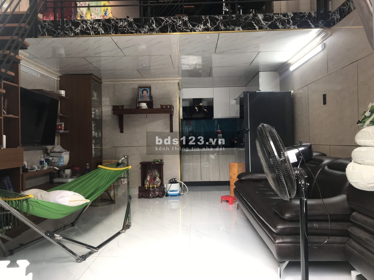 Chính chủ bán nhà đường CMT8, Tân Bình, dtsd 40m, giá bán chỉ 4 tỉ