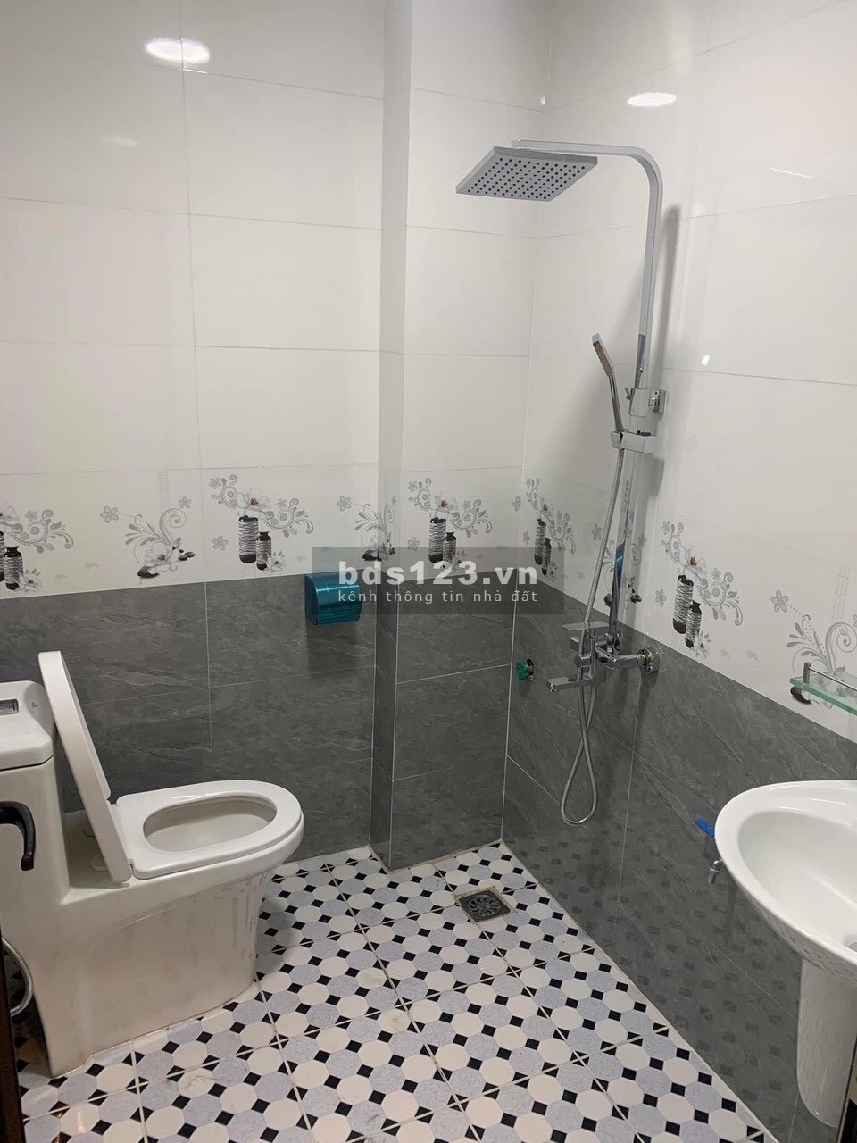 Nhà lô góc ở luôn cạnh KĐT Hinode Royal Park 4 tầng ô tô kinh doanh nhỉnh 4 tỷ
