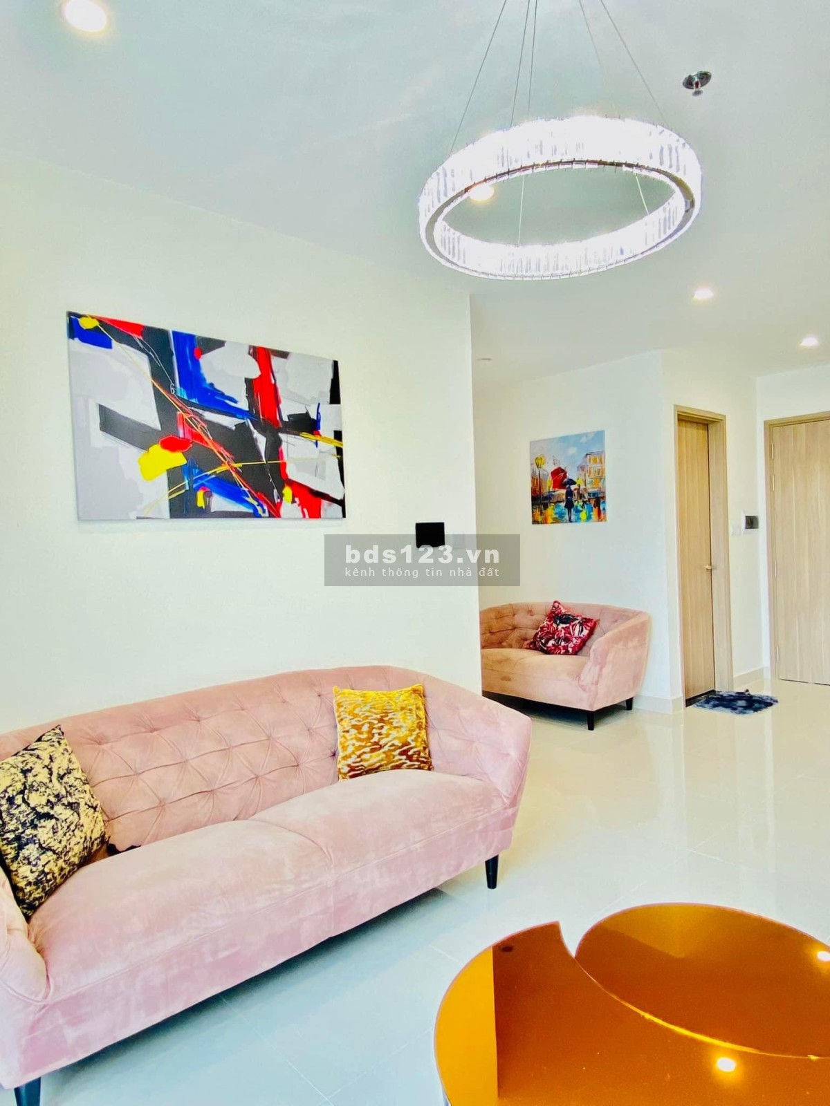 Tôi cần bán căn hộ full nội thất 1pn+1 dtsd 49m2, giá 1.3 tỷ ban công hướng mát Vinhomes Ocean Park