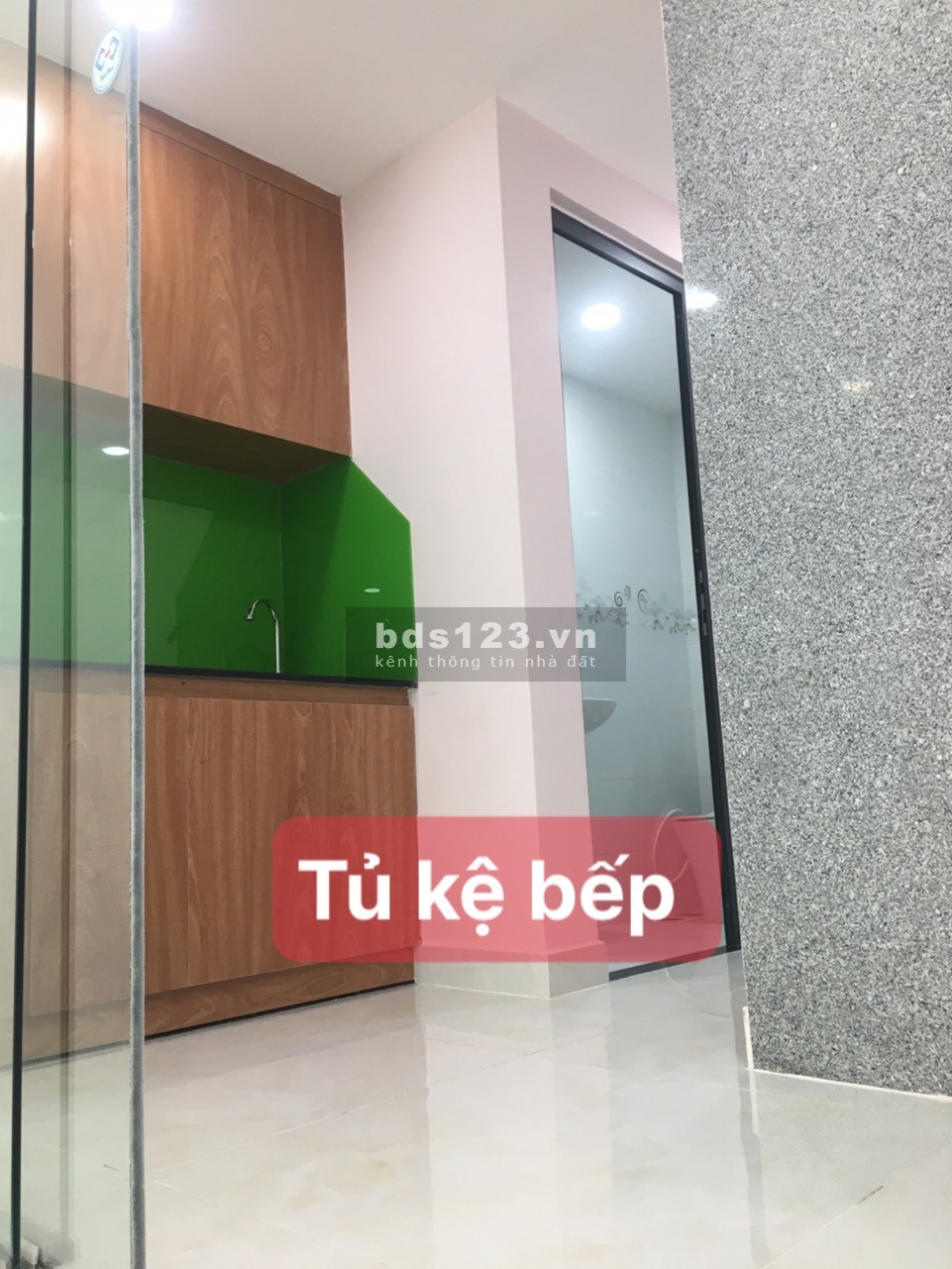 Tòa VP 1T, 2L,1ST số 04 LÊ Văn Lương, Quận 7, sàn trống suốt giá tốt