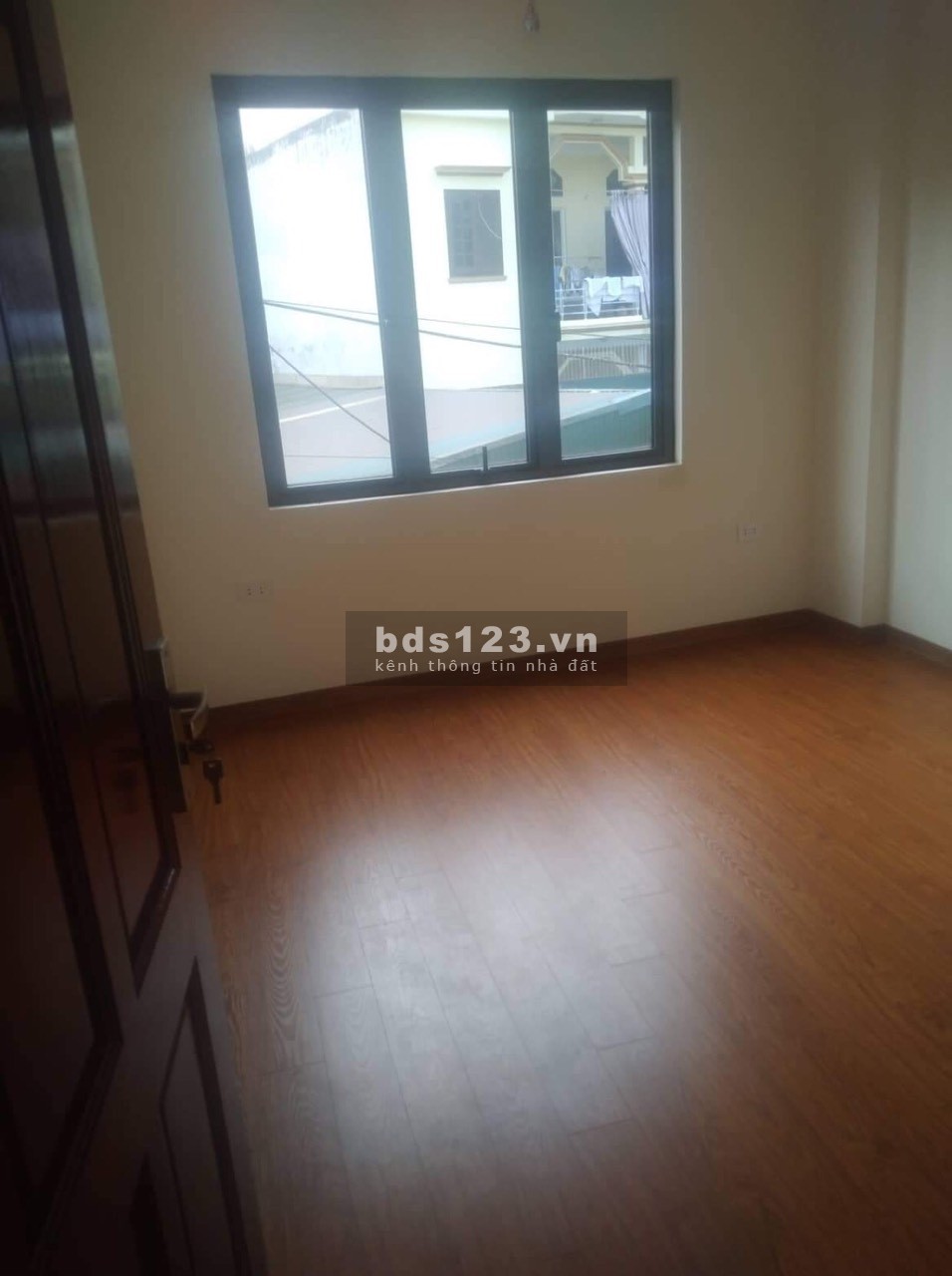 Nhà lô góc ở luôn cạnh KĐT Hinode Royal Park 4 tầng ô tô kinh doanh nhỉnh 4 tỷ