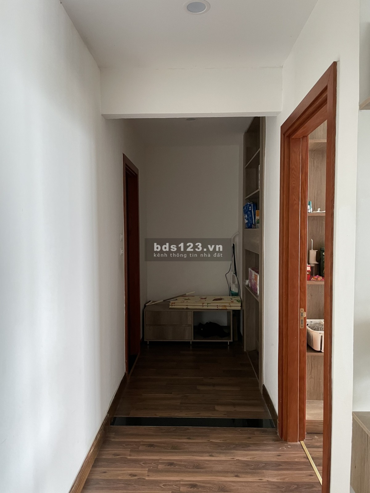 Chính chủ cần bán cắt lỗ căn 3PN toà S DT 112m2, cửa Tây Nam, hỗ trợ ngân hàng. LH 0981022282