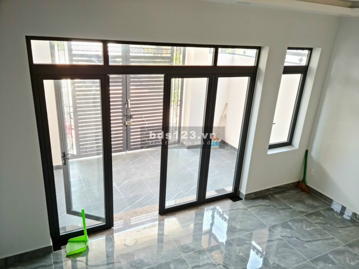 Chủ nhà cần bán gấp nhà phố 1T/2 khu Khang Điền giá 12.5 tỷ, sổ sẵn