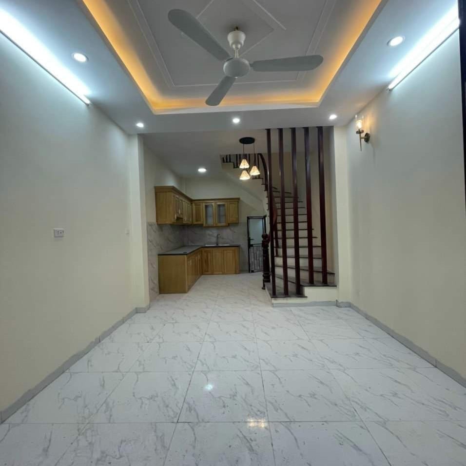 Siêu phẩm Phùng Chí Kiên nhà mới diện tích 42m2 6 tầng thang máy giá chỉ 10 tỷ