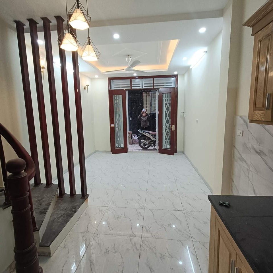 Siêu phẩm Phùng Chí Kiên nhà mới diện tích 42m2 6 tầng thang máy giá chỉ 10 tỷ