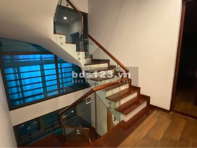 Bán siêu phẩm mặt Hồ Đắc Di quận Đống Đa cực sầm liên hệ 0869299983