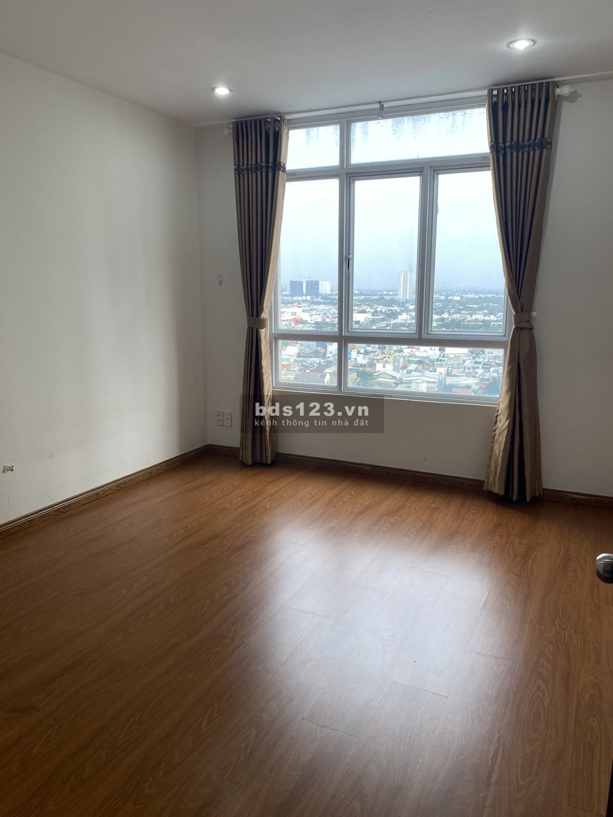 Tôi cần cho thuê chung cư Giai Việt số 854 đường Tạ Quang Bửu, Quận 8,