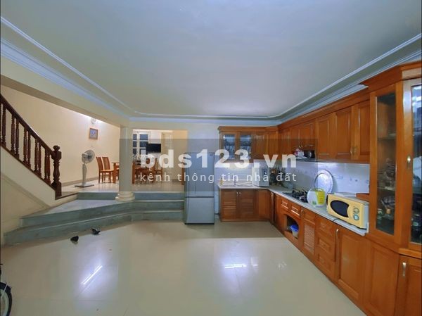 Phố Võng Thị, Tây Hồ, ô tô đỗ cửa, vào nhà, homestay, VP, ở cực sướng giá chỉ 8.8 tỷ