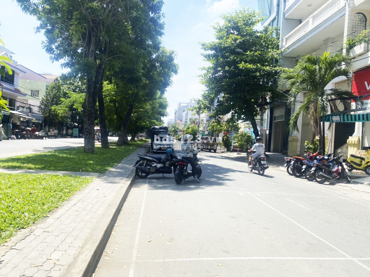 Bán lô đất mặt tiền đường số phường Tân Kiểng, quận 7 bàn giao đầy đủ giấy tờ