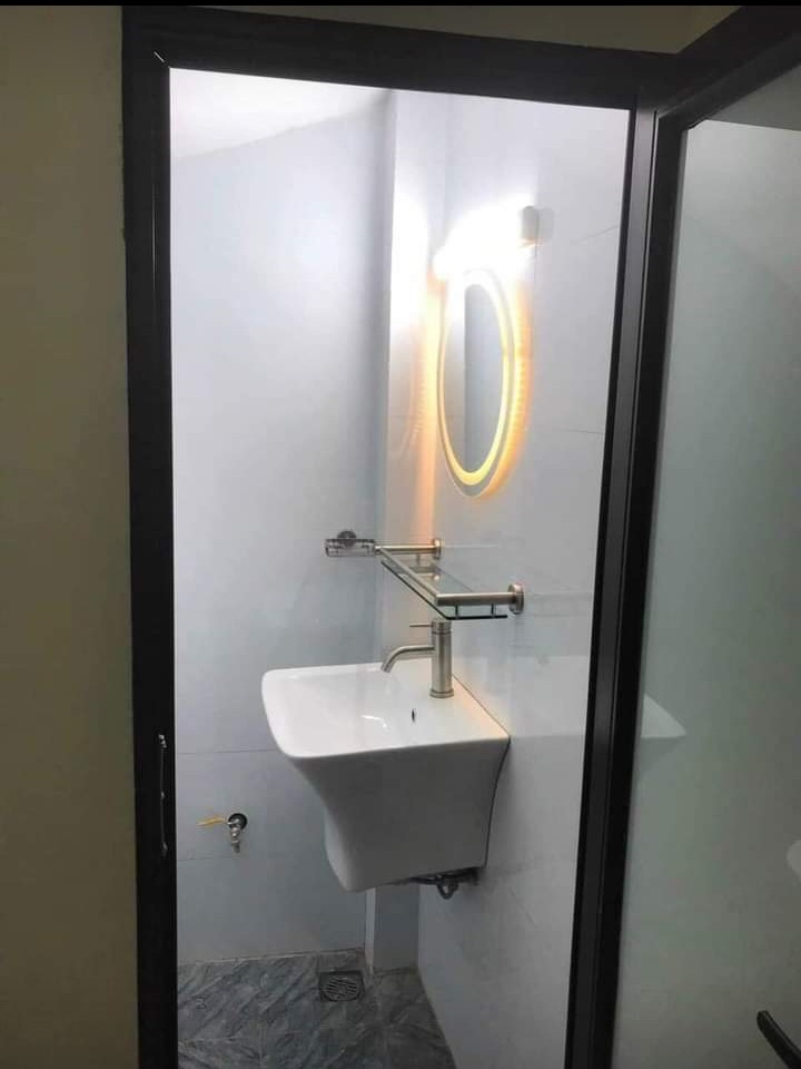 Bán nhà Võng Thị dtsd 53m2, 5 tầng đúc giá chỉ 4.4 tỷ, Quận Tây Hồ, lh 0865005215