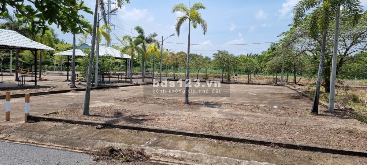 Đất Nền Làng Đại Học có sổ, 69 triệu/m2 dtsd 98m2 cửa Hướng TB liên hệ 0936122125