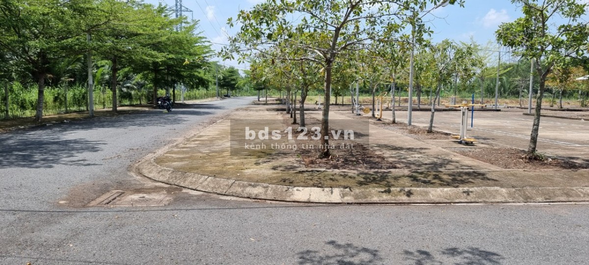 Đất Nền Làng Đại Học có sổ, 69 triệu/m2 dtsd 98m2 cửa Hướng TB liên hệ 0936122125