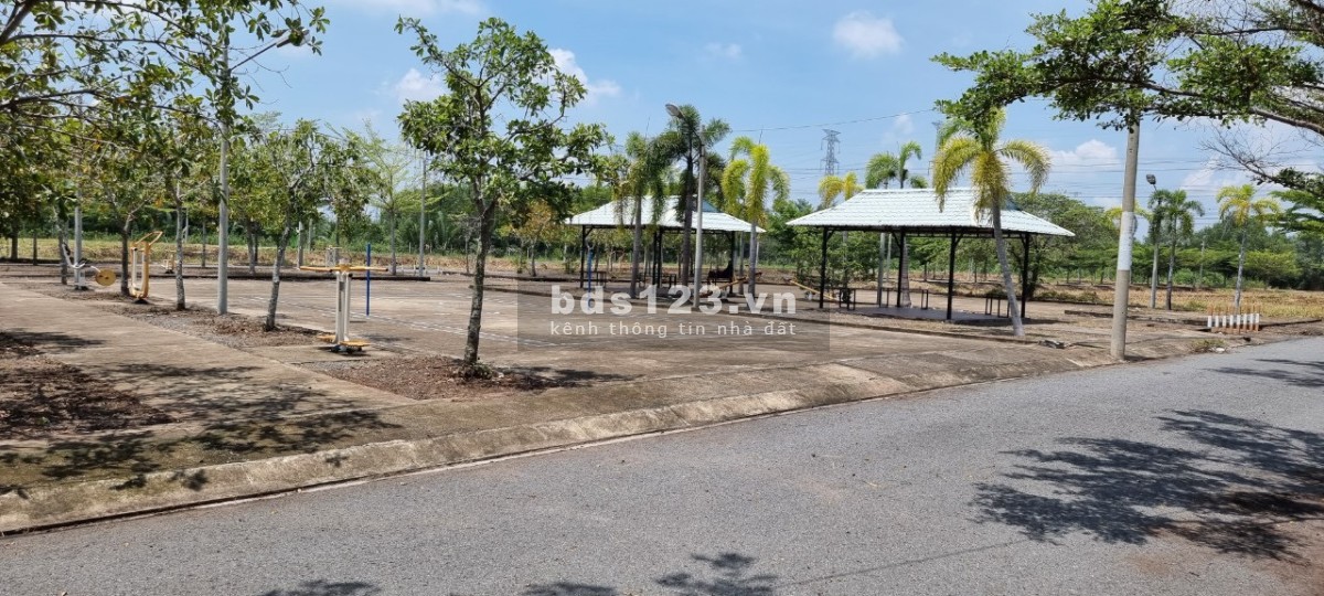 Đất Nền Làng Đại Học có sổ, 69 triệu/m2 dtsd 98m2 cửa Hướng TB liên hệ 0936122125