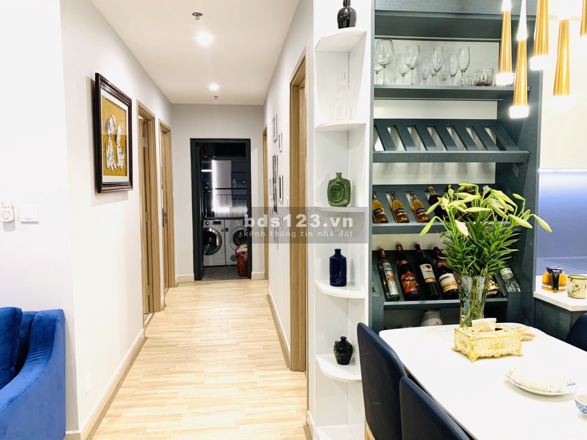 Cần bán căn hộ 3 phòng ngủ 2 wc dt 80m2, full nội thất lung linh view cực thoáng bể bơi và hồ 24ha
