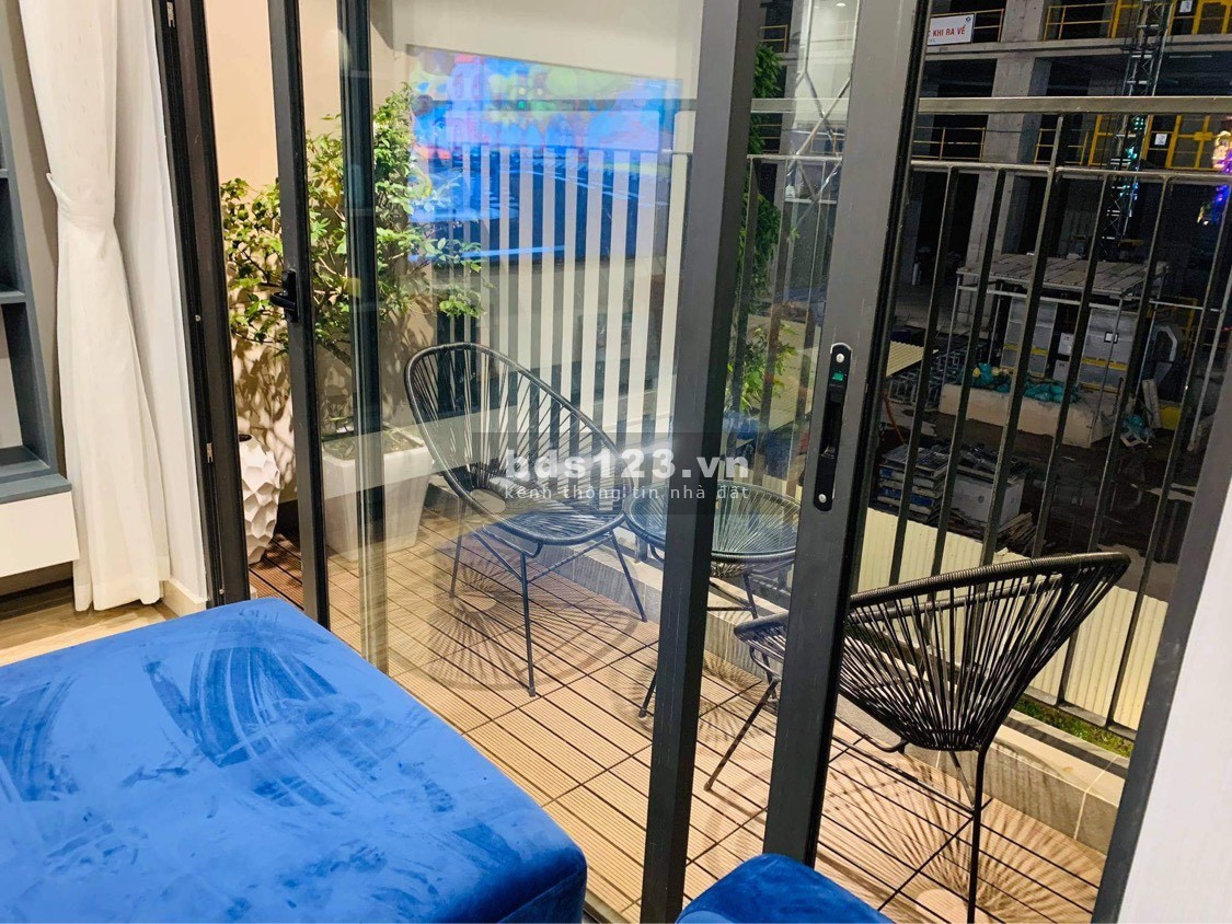 Cần bán căn hộ 3 phòng ngủ 2 wc dt 80m2, full nội thất lung linh view cực thoáng bể bơi và hồ 24ha