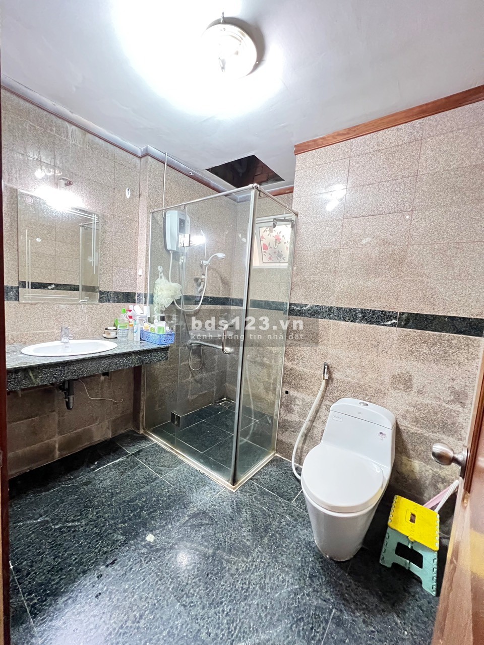 Phòng Ban Công Rộng 30m2 Ở Chung Cư Hoàng Anh Giai Việt Q.08