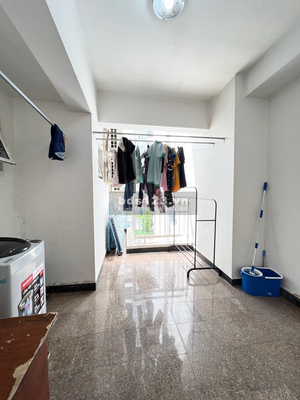 Phòng Ban Công Rộng 30m2 Ở Chung Cư Hoàng Anh Giai Việt Q.08