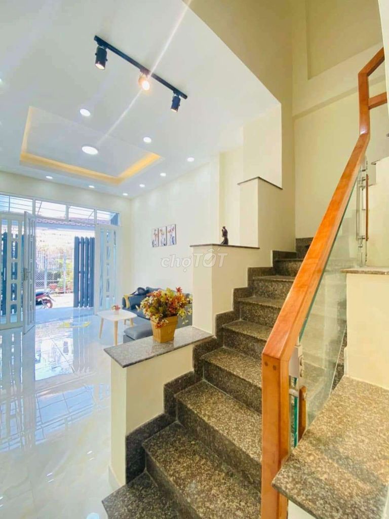 Bán nhà rộng 52m2, hẻm xe hơi 4 tầng 6 phòng ngủ, Phan Văn Trị, giá nhỉnh 7 tỷ