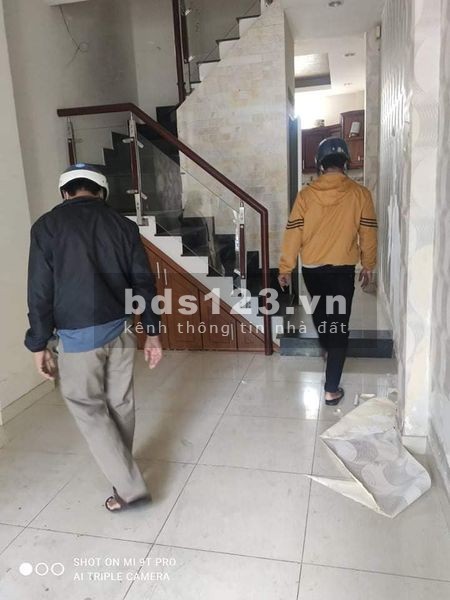 Bán nhà hẻm xe hơi trung tâm Bàu Cát 4 tầng đúc, đang cho thuê giá 12 triệu/tháng, khu dân cư
