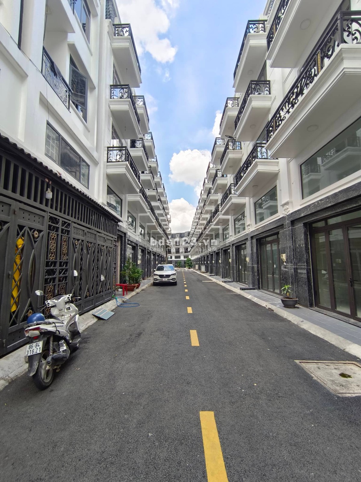 Bán nhà dự án hẻm xe hơi Thạnh Xuân 38, Thạnh Xuân, Quận 12, 4 tầng, giá từ 4,85 tỷ đến 5,3 tỷ