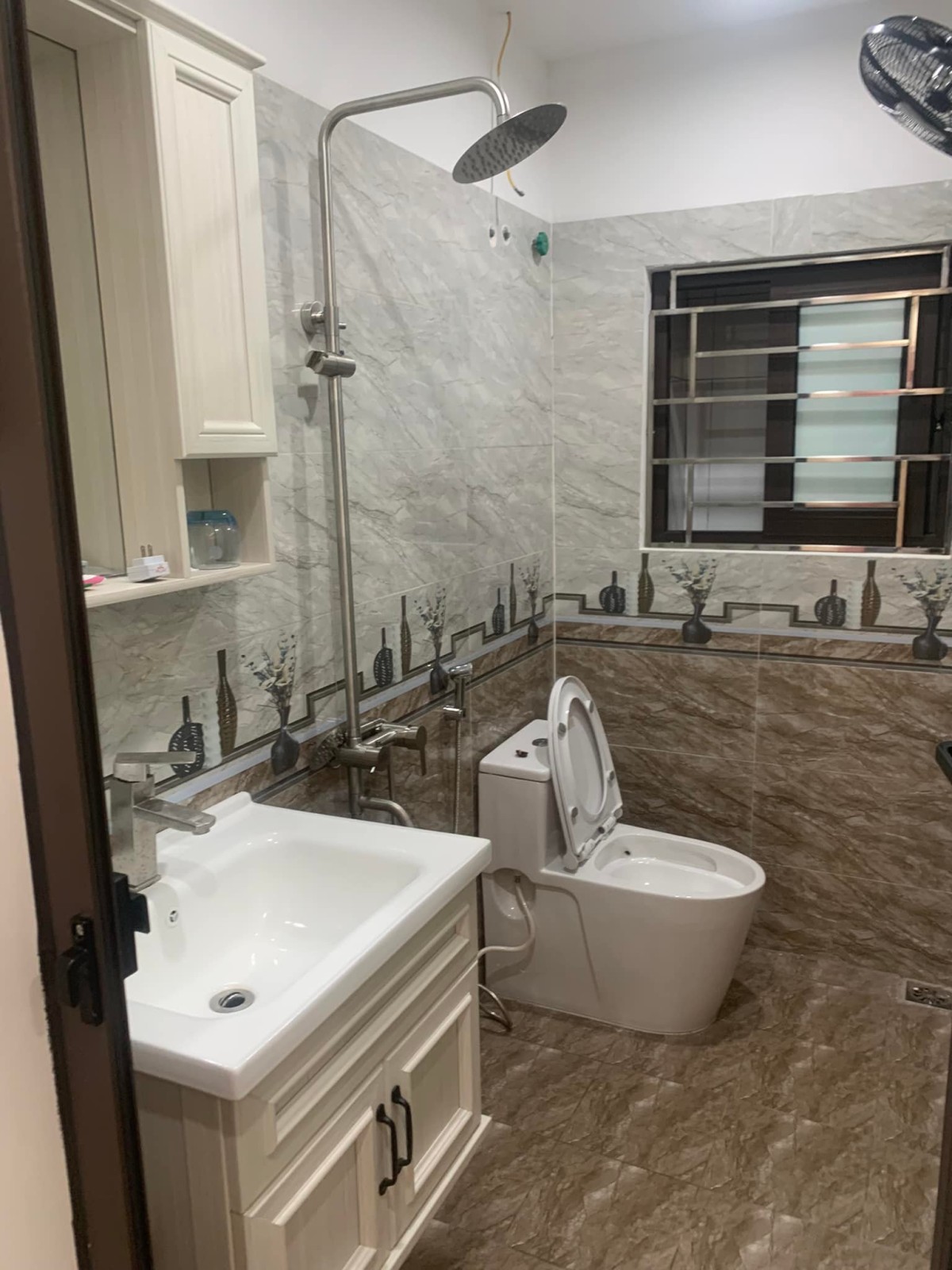 Tựu Liệt, Thanh Trì, nhà diện tích 30m2 4 tầng, mt 3,5m, mới, đẹp, vào ở luôn, giá 3 tỷ