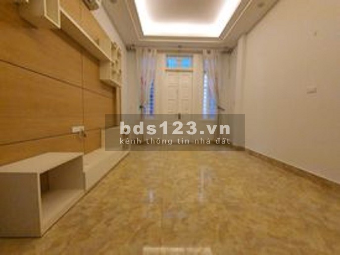 Nhà tuyệt với cho ai có nhu cầu nhà ở mặt ô tô tránh, mặt tiền rộng, ở sướng, giá bán 7.7 tỷ