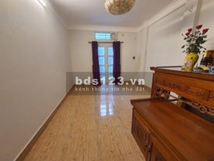 Nhà tuyệt với cho ai có nhu cầu nhà ở mặt ô tô tránh, mặt tiền rộng, ở sướng, giá bán 7.7 tỷ
