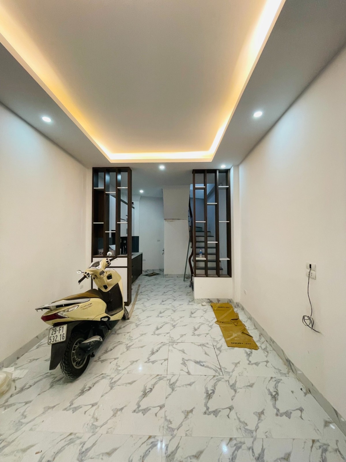 Bán nhà đẹp diện tích 40m2 phố Hoàng Quốc Việt 20m ra ngõ ô tô giá nhỉnh 4 tỷ