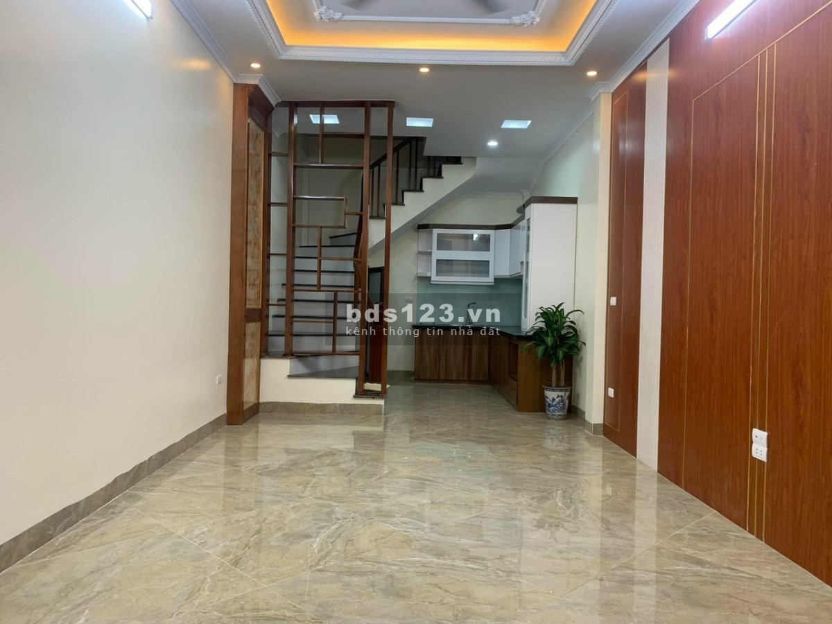 Bán nhà đẹp 5 tầng, ngõ 3m, cách mặt phố Trương Định 500m giá bán 3.95 tỷ