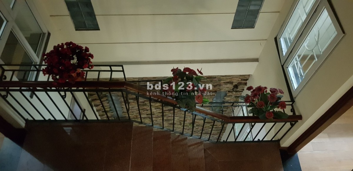 Bán Nhà Mặt Ngõ Thông Ba Gác, Gần Bến Xe Giáp Bát, Kim Đồng 88m 7 Tỷ