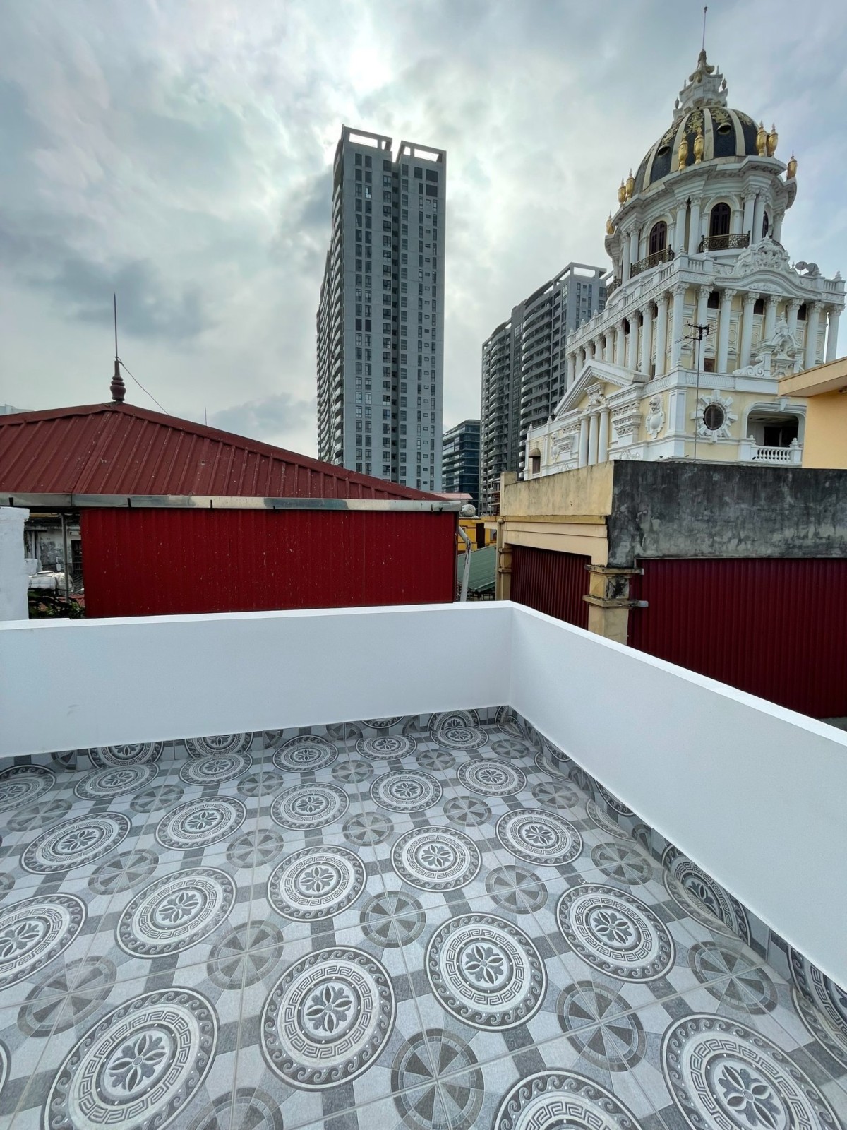 Bán nhà đẹp diện tích 40m2 phố Hoàng Quốc Việt 20m ra ngõ ô tô giá nhỉnh 4 tỷ