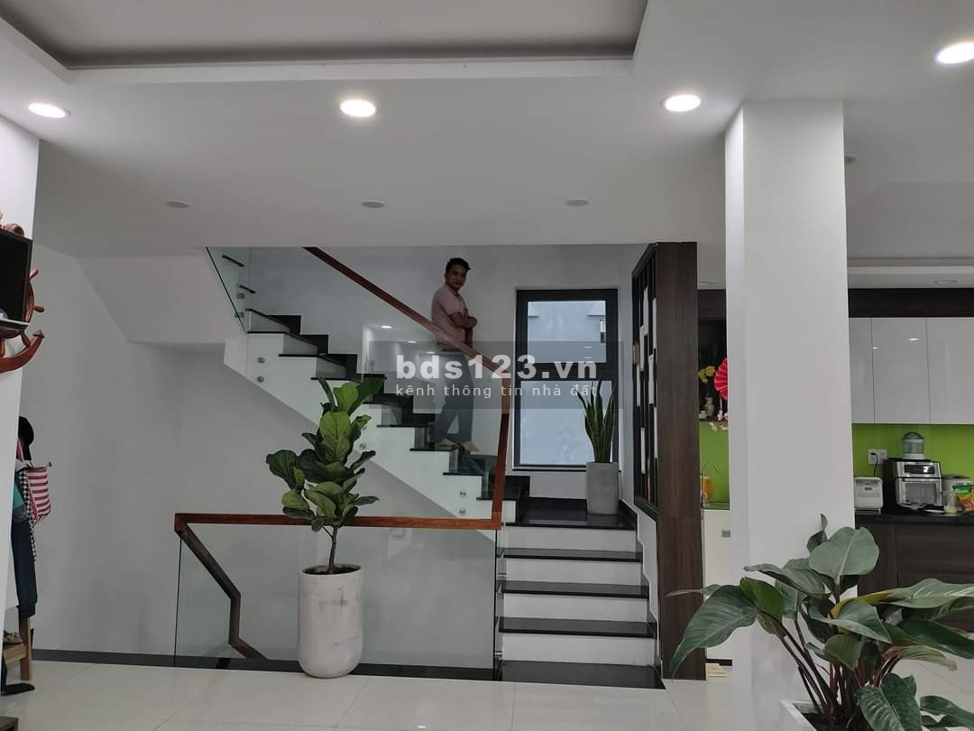 Bán nhà nguyên căn 4 tầng đúc kiên cố kiệt Nguyễn Hải Châu, giá tốt đầu tư