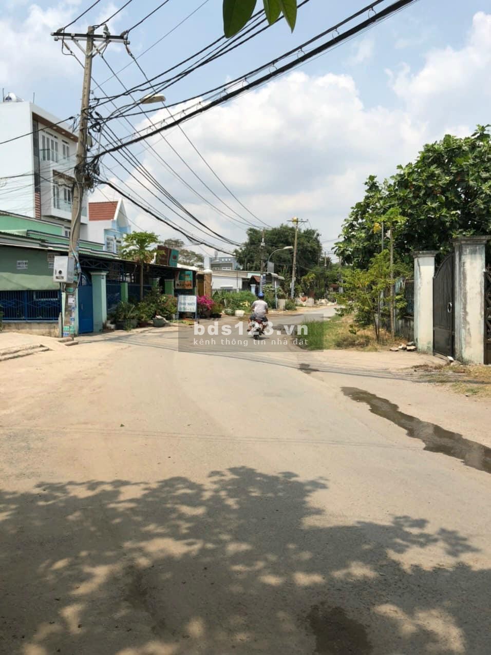 Bán 1 kiot và 4 phòng trọ đang cho thuê 9tr/th, giá 1 tỷ 340 ở Trung Chánh, Hóc Môn