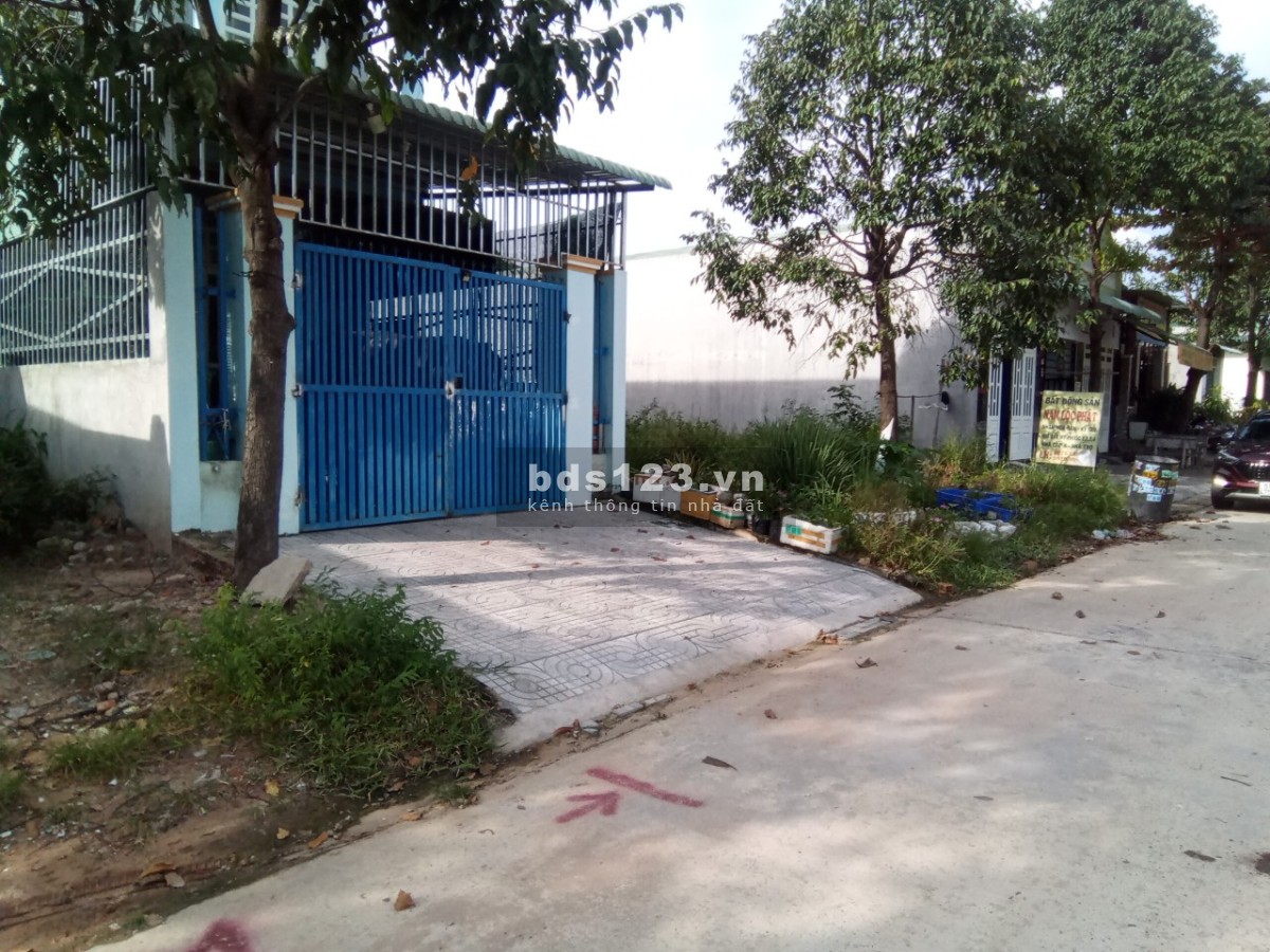 Cần bán gấp lô đất đường DH8 thổ cư 100% trong khu Đô thị Mỹ Phước