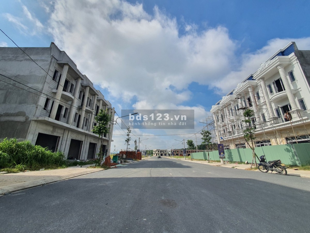 Cần bán đất mặt tiền đại lộ Minh Hưng Dầu Tiếng giá chỉ 900tr diện tích 90m2
