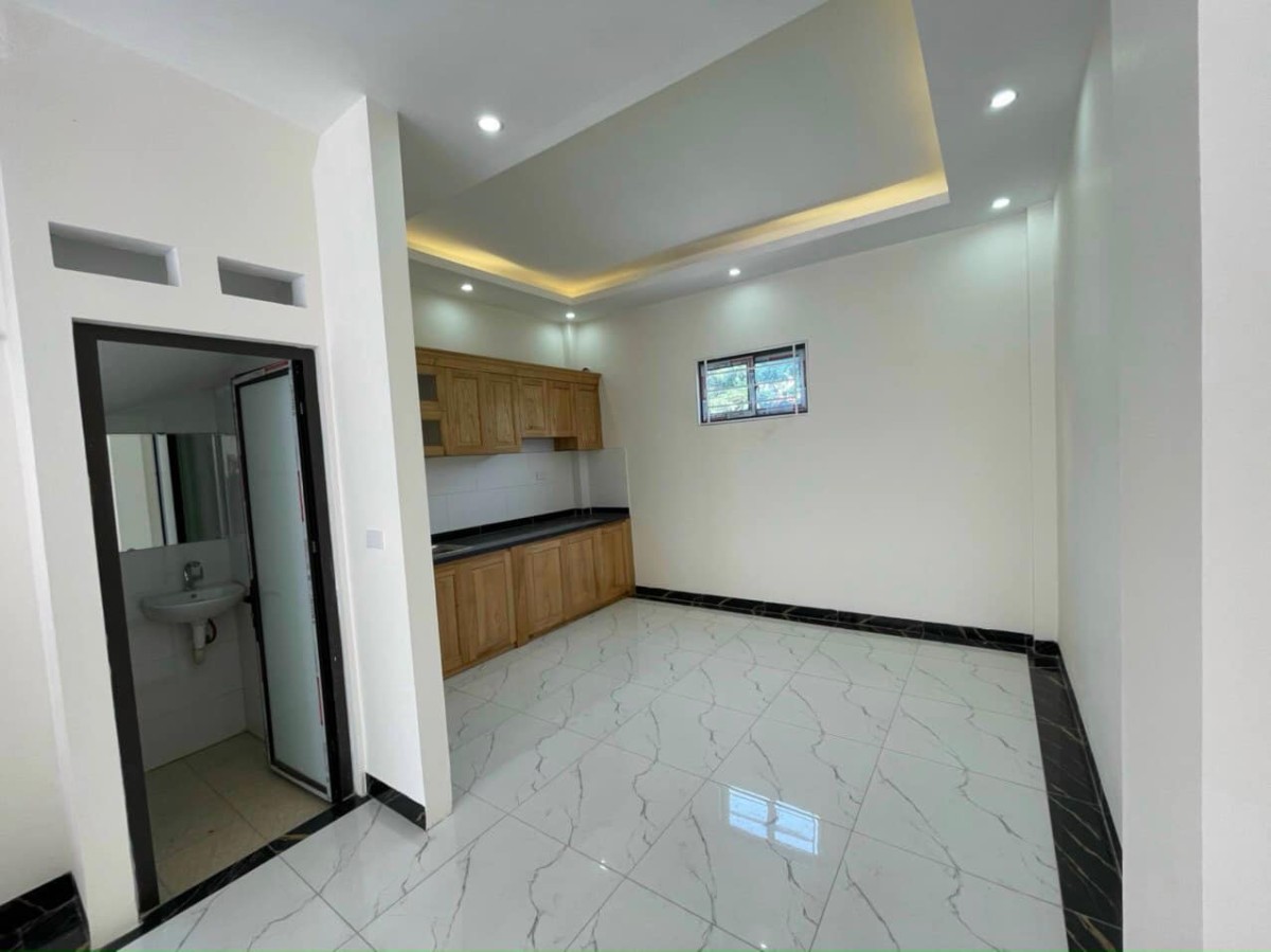 Bán nhà mới Tả Thanh Oai 4 tầng x 32m2 x 4 ngủ nhỉnh 2 tỷ, mặt ngõ, oto vào, kd được, cực đẹp