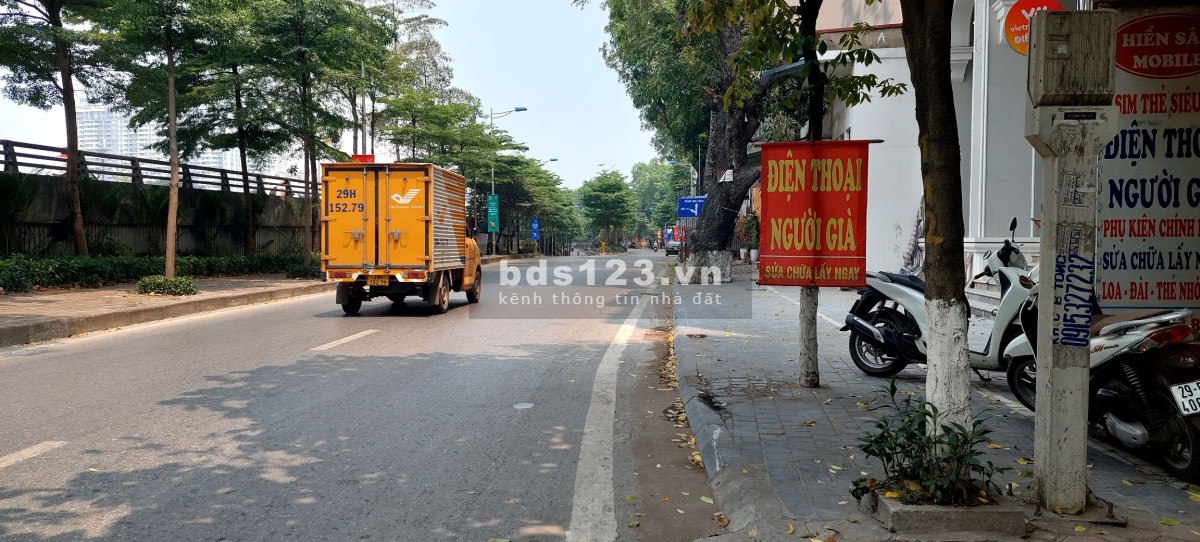 Bán gấp nhà mặt đường Bưởi diện tích 125m2, giá chỉ từ 200 triệu/m2, pháp lý chuẩn