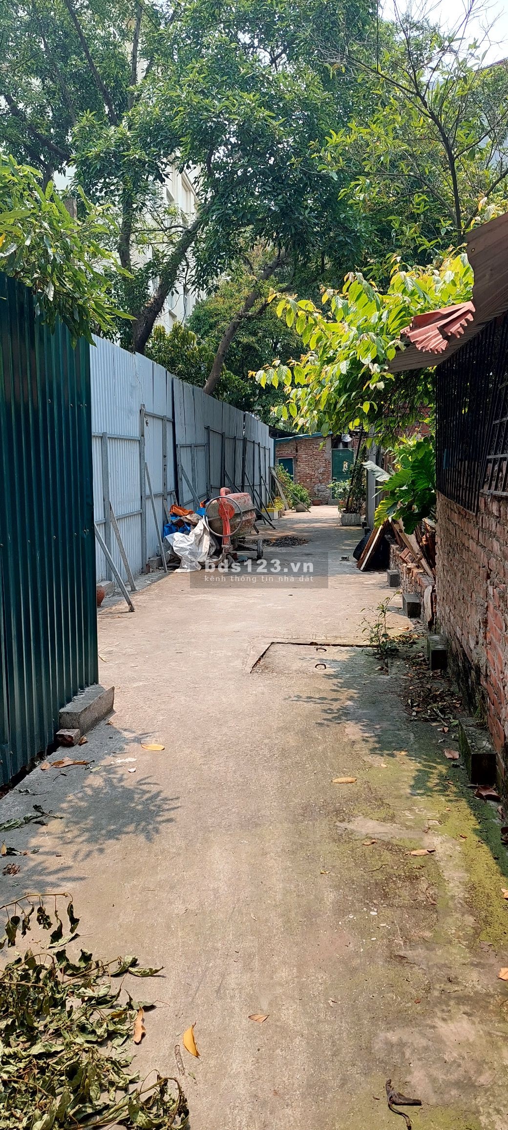 Bán gấp nhà mặt đường Bưởi diện tích 125m2, giá chỉ từ 200 triệu/m2, pháp lý chuẩn