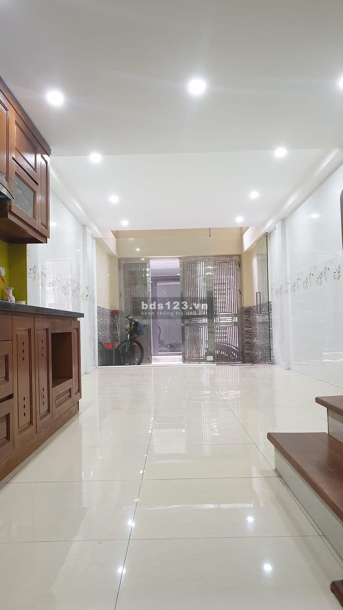 Nhà đẹp Vương Thừa Vũ, ô tô 15m, cách 1 nhà ra ô tô ngõ rộng thoáng, ba gác phóng vù vù