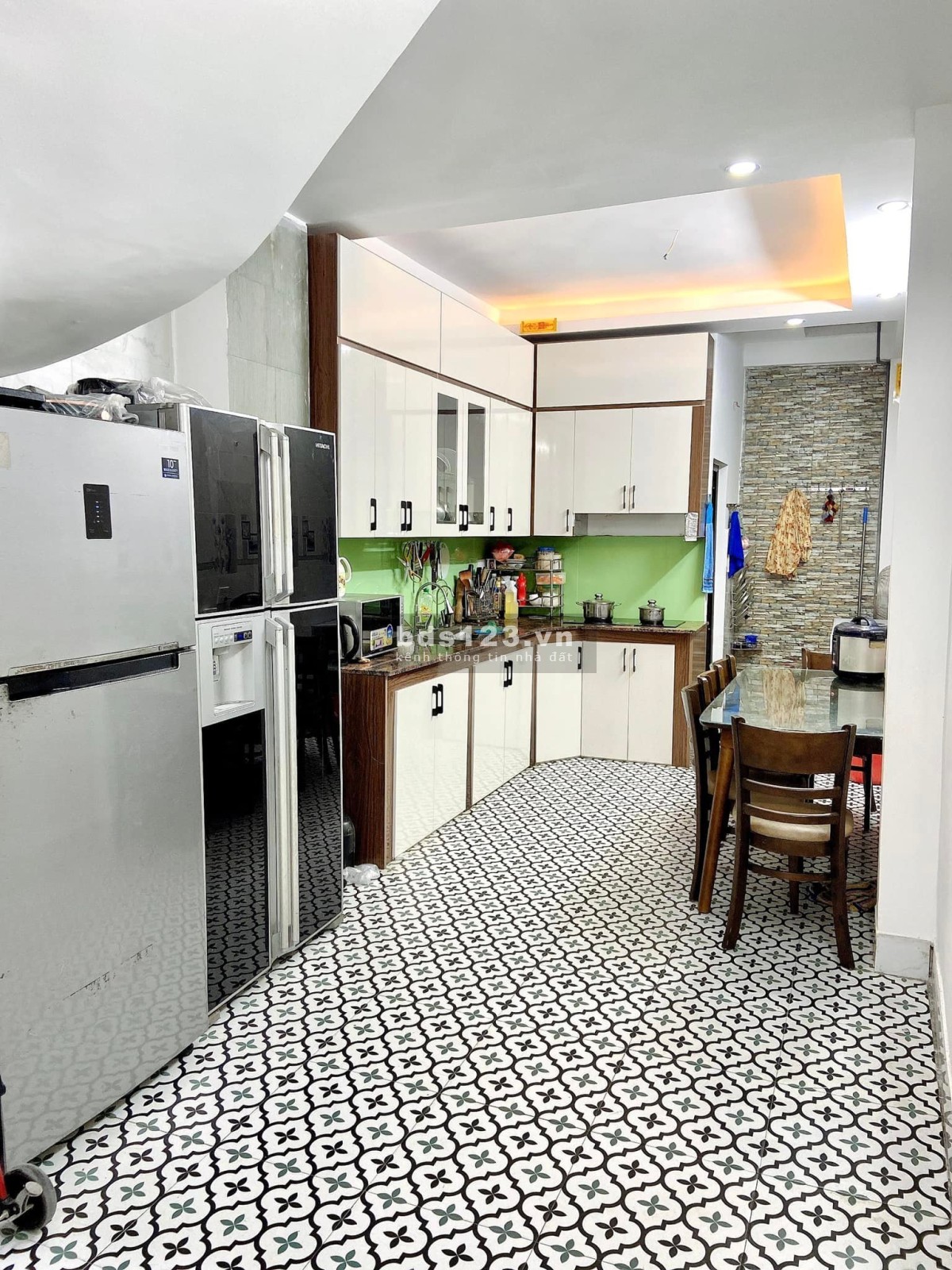 Nhà mới trần cung, mặt ngõ kinh doanh, gần chợ, trường học dt 42 m2 - 5t - 4,5tỷ