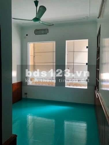 Cần cho thuê gấp nhà 3 tầng mặt Nguyễn Đình Hoàn, Cầu Giấy chỉ 40 triệu/tháng