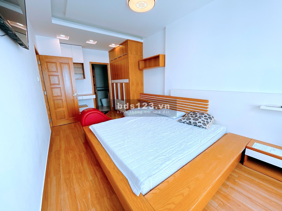 Bán căn hộ Kingston, Q.Phú Nhuận, 80m2, 2PN, view công viên, giá 5.3 tỷ, LH: 0941797916