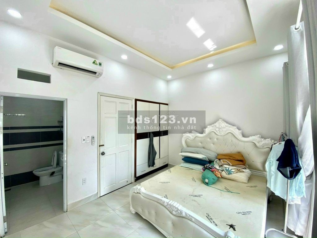 Nhà đẹp hẻm xe hơi Bạch Đằng diện tích sử dụng 4.2 x 15m giá bán chỉ 10,4 tỷ