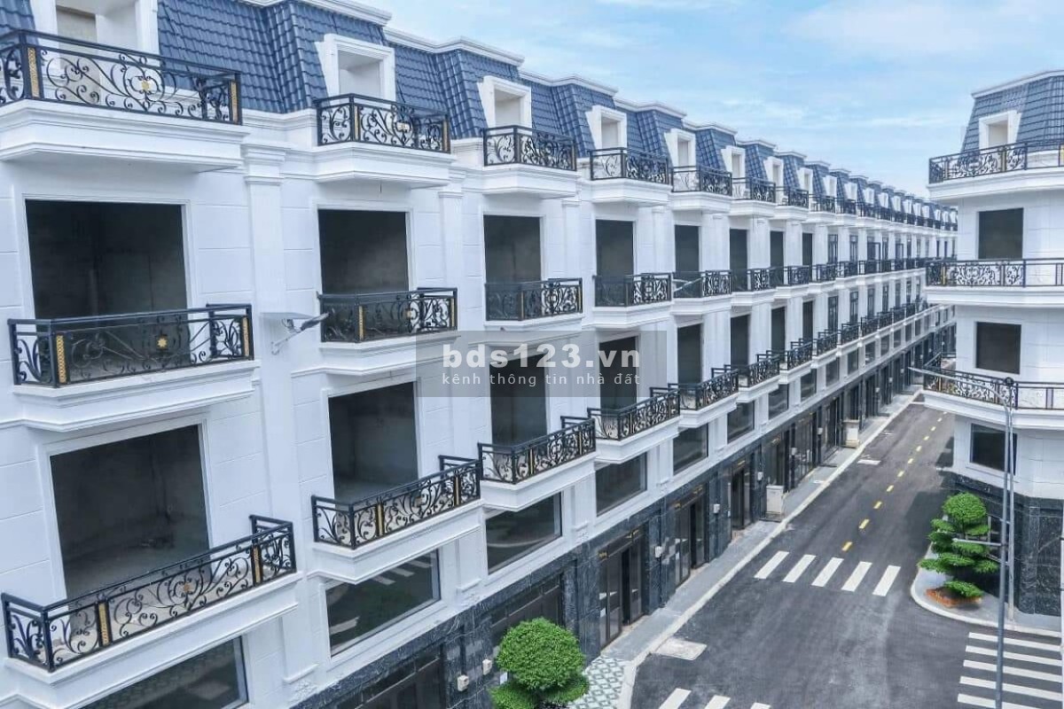 Bán nhà phố mặt tiền đường Thạnh Xuân 38, Quận 12, giá từ 4,85 đến 5,3 tỷ.