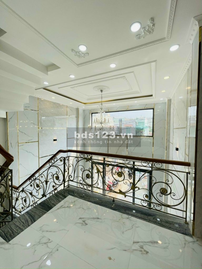 Nhà đẹp hẻm xe hơi Bạch Đằng diện tích sử dụng 4.2 x 15m giá bán chỉ 10,4 tỷ