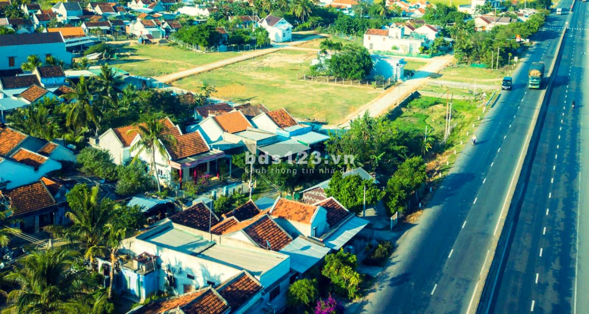 Bán nhanh lô biệt thự 300m2 full thổ ngày QL1A Bắc Vân Phong